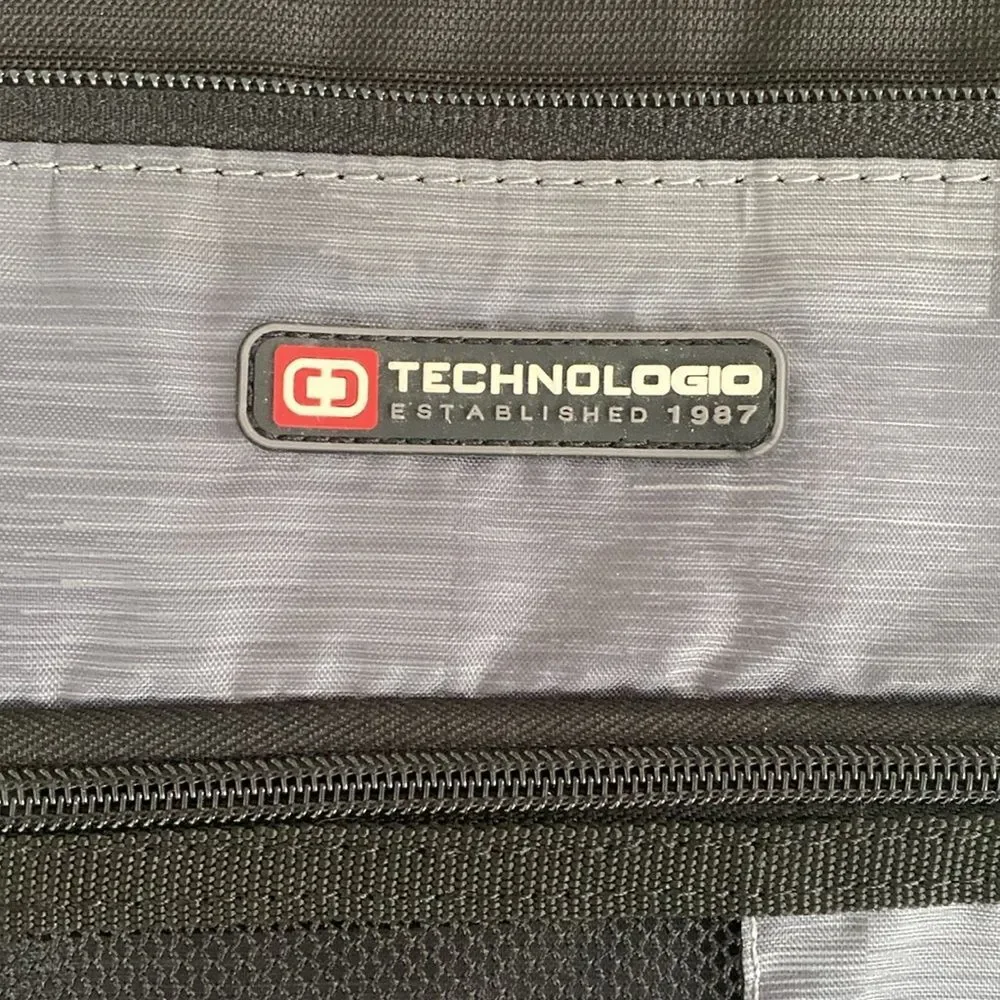 OGIO Nylon Laptop Black/Silver Cross Body Padded Bag Adjustable Strap Pockets